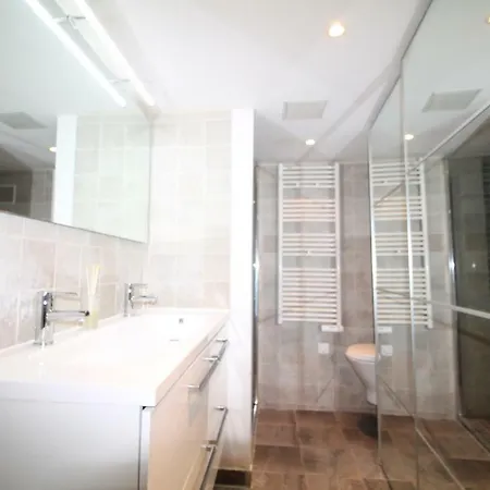 Appartamento Cozy Saint Georges Parigi Esterno foto